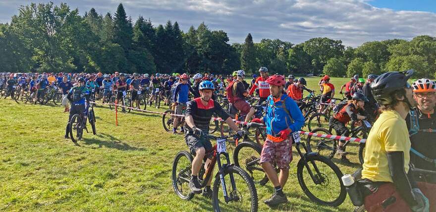 The mass start of the Wild Boar Chase at Speech House Field